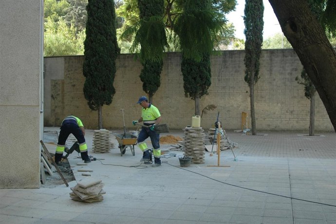 Imagen De Los Trabajos En La Plaza Macerlino