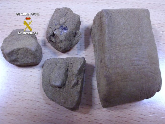 60 Gramos De Hachís En Porciones Dispuestas Para La Venta