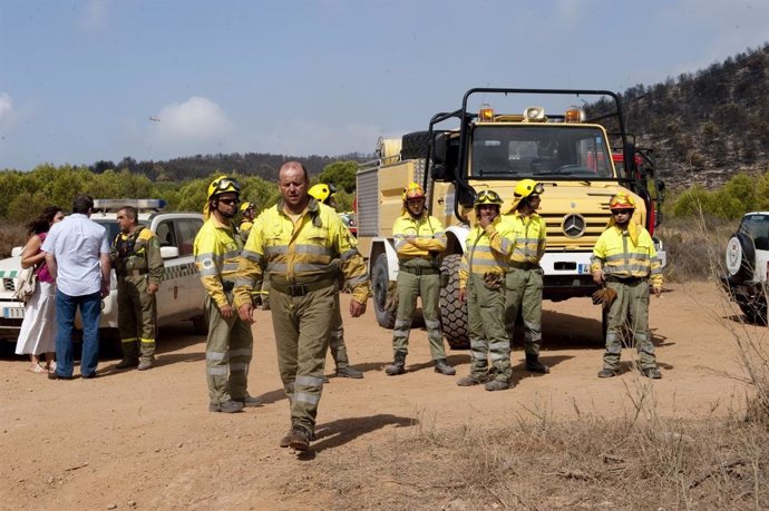 Efectivos Trabajan En La Zona Del Incendio