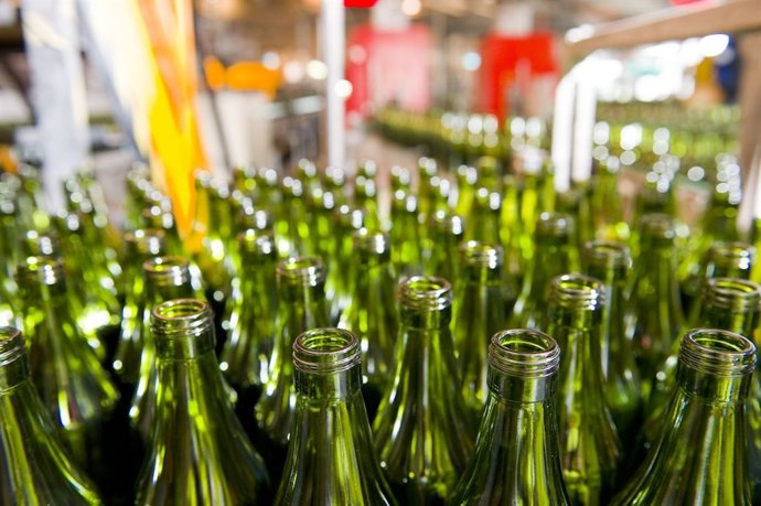 Planta de botellas de vidrio