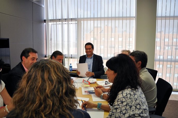 Reunión De López Con El Grupo Parlamentario Socialista