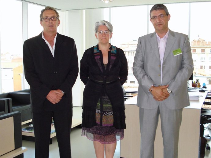 La Consejera Goicoechea, Junto A Salcedo (Izda.) Y Calleja (Dcha.)