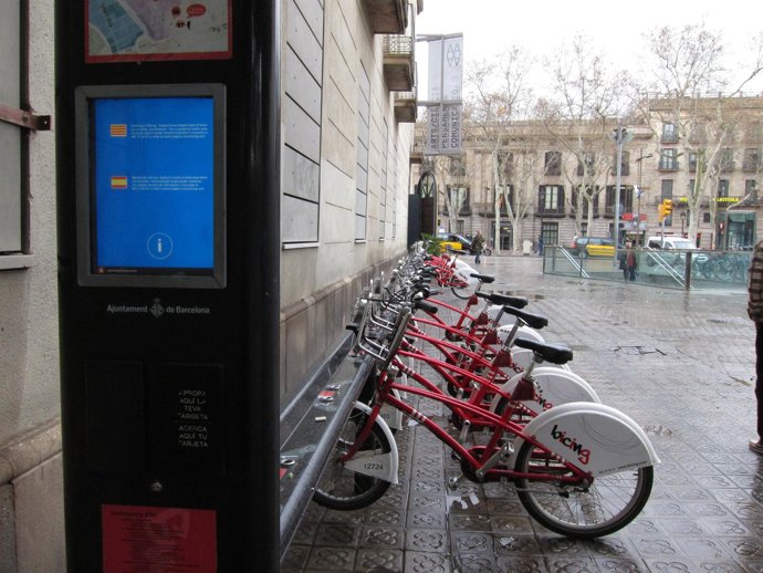 Estación Del Bicing En Funcionamiento