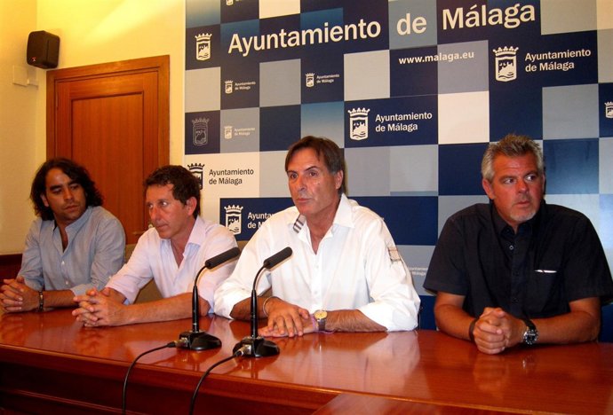 El Concejal De Cultura, Damián Caneda, Y Artistas