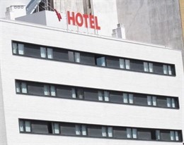 Fachada Hotel Apaisada