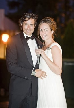 Ana Milán Y Jorge Juan Pérez Recién Convertidos En Marido Y Mujer 