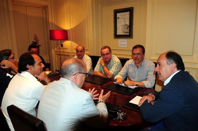 Reunión Del Alcalde De Algeciras Con Los Transportistas 