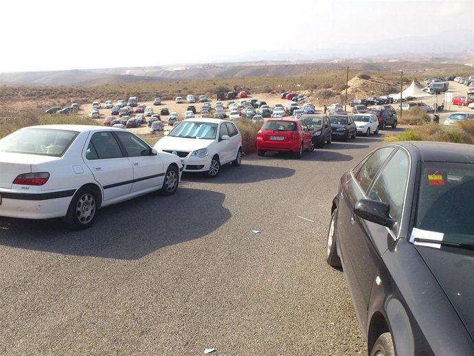 Coches En La Calzada En Los Muertos