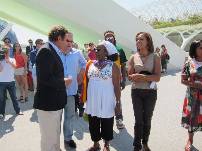 Johnson Y Marley Durante Su Visita A La Ciudad De Las Artes Y Las Ciencias