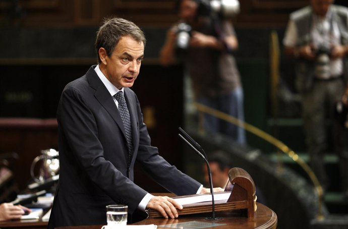 Zapatero Defiende El Decreto Antidéficit En El Congreso