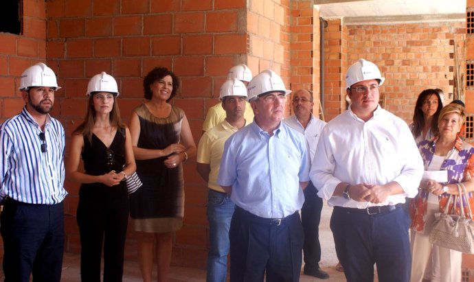 Campos Y Sánchez Visitan Las Obras Del Ayuntamiento