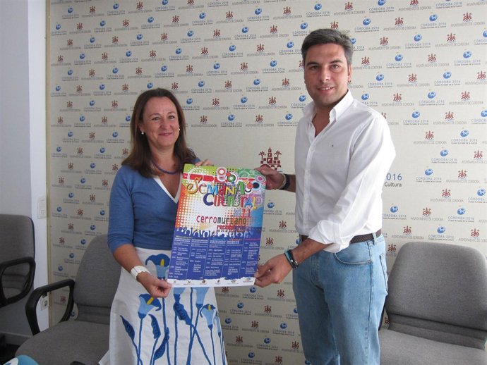 Concejal De Participación Ciudadana, Laura Ruiz, Y Edil De Obejo Andrés Lorite