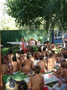 Niños Que Han Disfrutado Del Servicio De Cuentacuentos En Anteriores Sesiones 