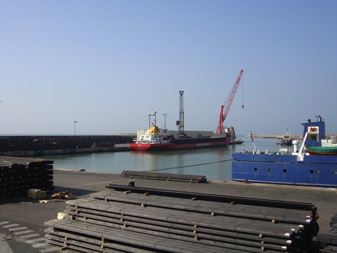 El Puerto De Vilanova I La Geltrú (Barcelona) 