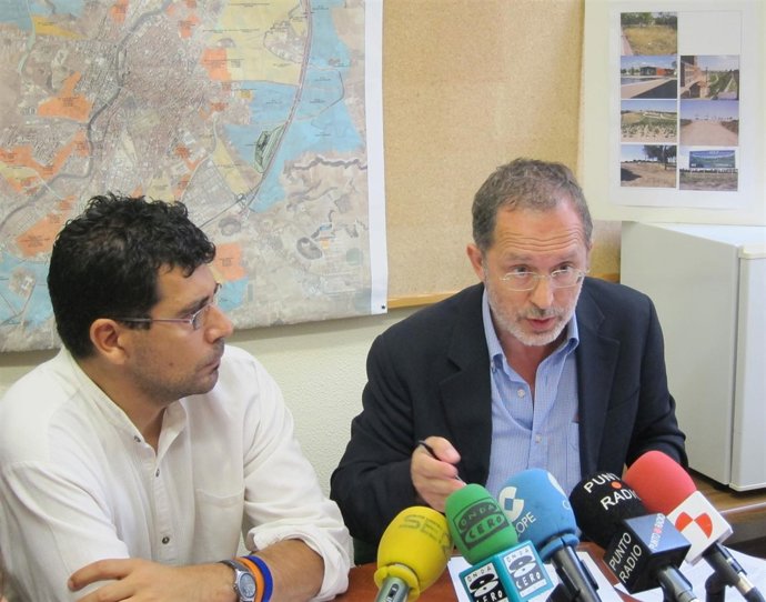 Bustos Y Saravia, En La Presentación De Su Propuesta Para Los Espacios Públicos