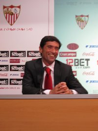 Fútbol/Europa League.- Marcelino dice que ve al Sevilla "convencido de sus posibilidades de pasar la eliminatoria"