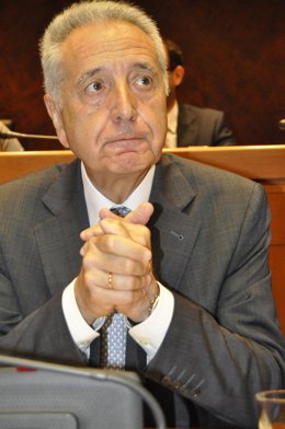 Modesto Lobón En Las Cortes De Aragón