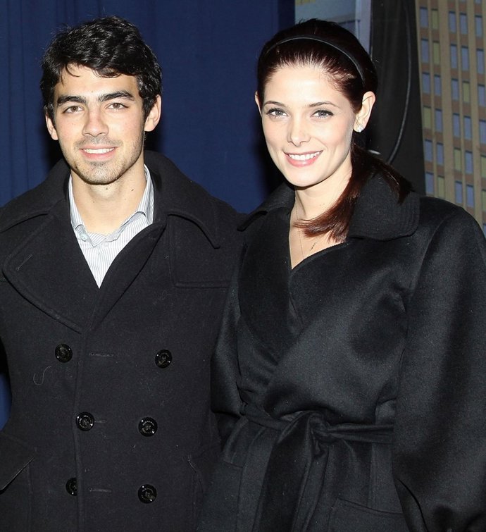 Joe Jonas Y Ashley Greene