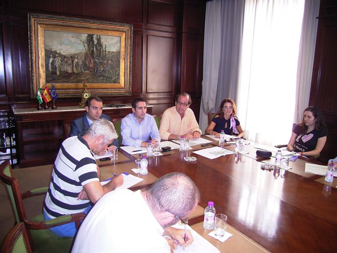 Reunión Entre Diputación Y El Corte Inglés