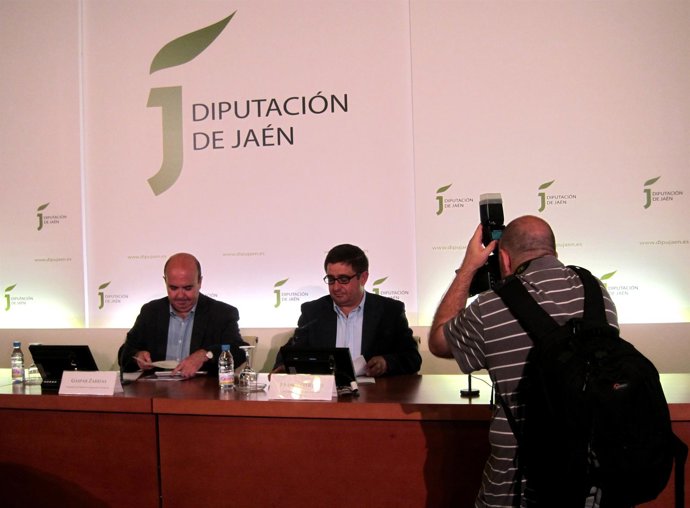 Gaspar Zarrías Y Francisco Reyes Presentan El Programa 'Jaén Proempleo VI'.