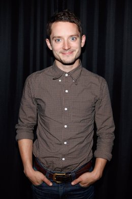 Elijah Wood En La Tienda De Apple En El Soho  De New York 