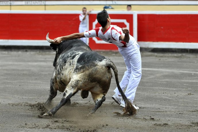 Oscar Morales, Ganador Del Concurso De Recortadores De Bilbao 2010