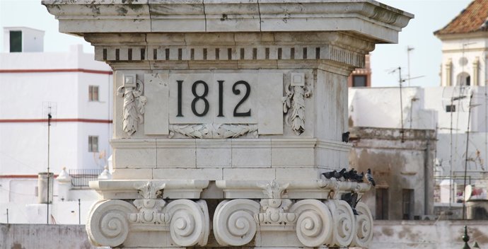 Detalle Del Monumento A Las Cortes De Cádiz
