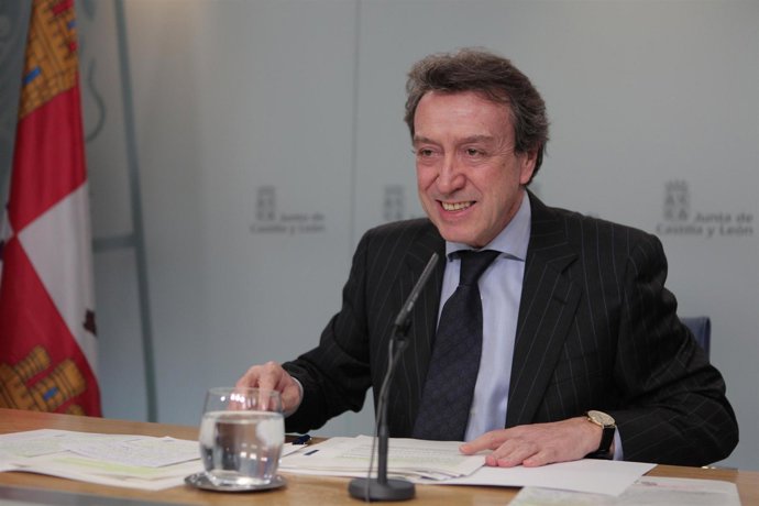 El portavoz de la Junta, José Antonio de Santiago-Juárez