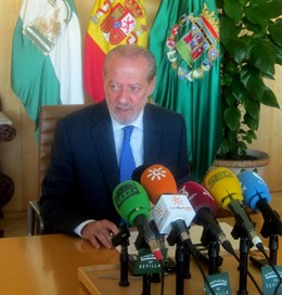 El Presidente De La Diputación De Sevilla, Villalobos