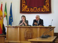 Pereira ve "muy bien" que Monago quiera reunirse con responsables de Renfe y Adif y espera que sea "cuanto antes"