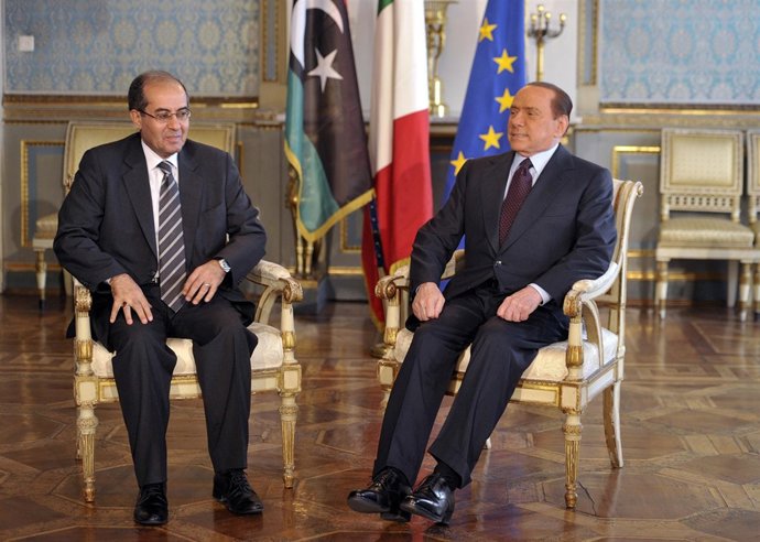 Silvio Berlusconi Y El Primer Ministro Del CNT, Mahmud Jibril