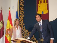 AMPL.- El consejero de Sanidad de C-LM pide una reunión "urgente" a Pajín y dice que hasta enero no se podrá pagar 