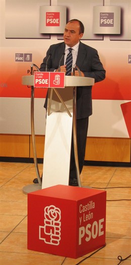 El Secretario De Organización Del PSCL, Pedro Muñoz