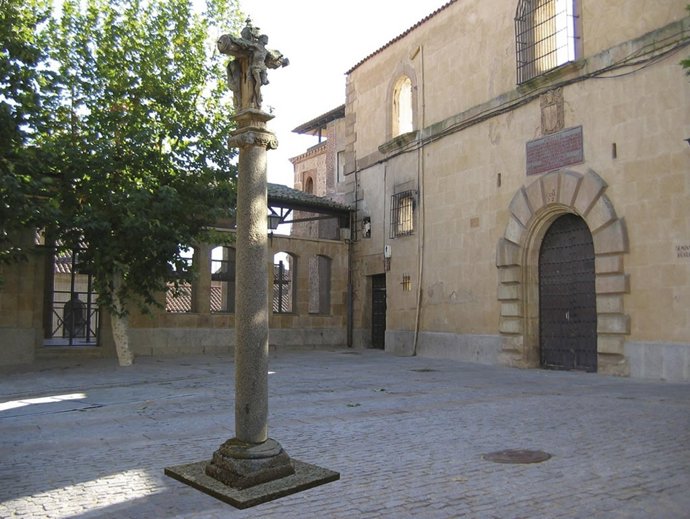 Recreación Del Crucero De San Cebrián Ubicado En La Plaza De Carvajal.