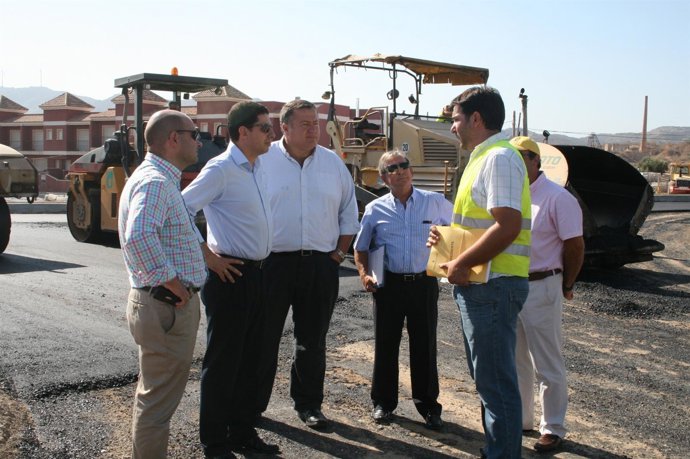 Sevilla Y Bernabé Visitan Las Obras