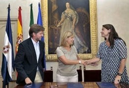 María José García Pelayo Con La Representante De Ikea