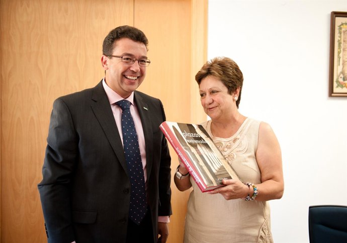 Manzano Y La Alcaldesa