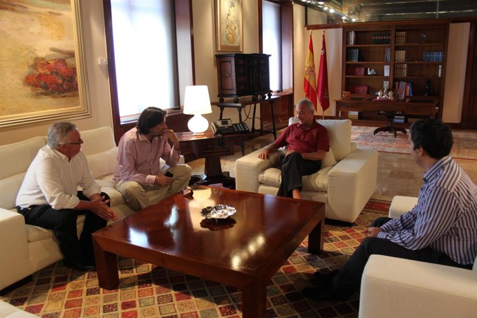 Valcárcel Recibe A Cobacho Y Chumilla