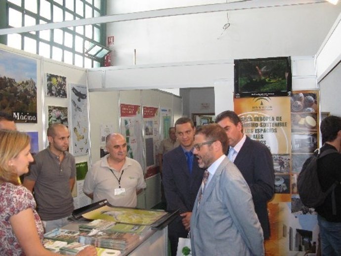 Vera Y Valdivielso En Uno De Los Expositores De Expohuelma 2011.