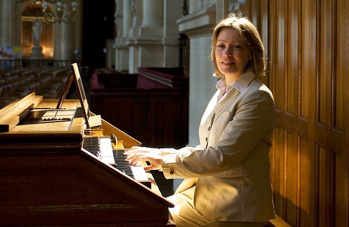 Carolyn Shuster-Fournier, Organista De París