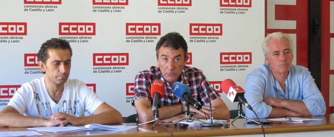 Hernández, En El Medio, Flanqueado Por Andrés Y Olivar