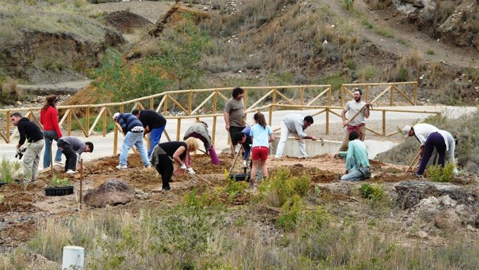 Voluntarios Durante Las Labores De Recuperación