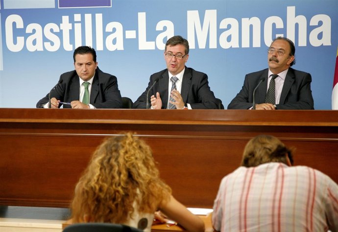 El Consejero De Educación En Rueda De Prensa