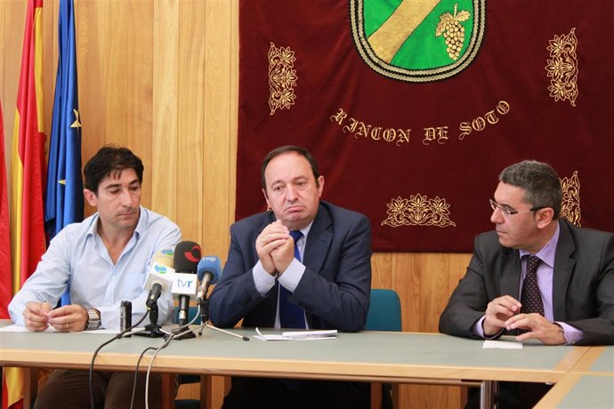 El Presidente Del Gobierno De La Rioja En La Localidad De Rincón De Soto