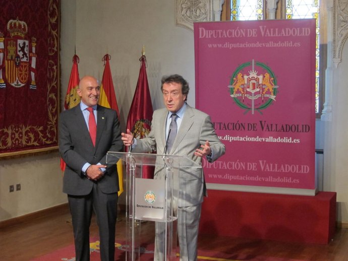 Carnero Y De Santiago-Juárez Tras La Reunión Sobre El Papel De Las Diputaciones