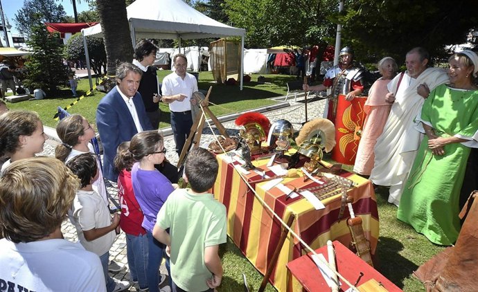 De La Serna Inaugura El Festival Romano