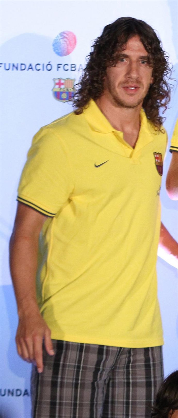 Carles Puyol Con El Uniforme De Verano Del Barça