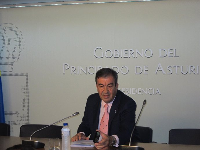 Álvarez Cascos, En Rueda De Prensa