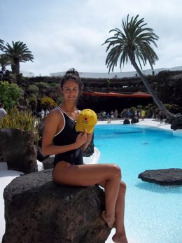 La Joven Canaria Y Nadadora Del Equipo Olímpico Español, Thaïs Henríquez