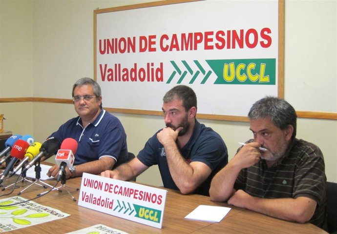 Representantes De UCCL En La Presentación Del Mercado Ecológico